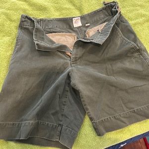 Gap (Khaki) shorts